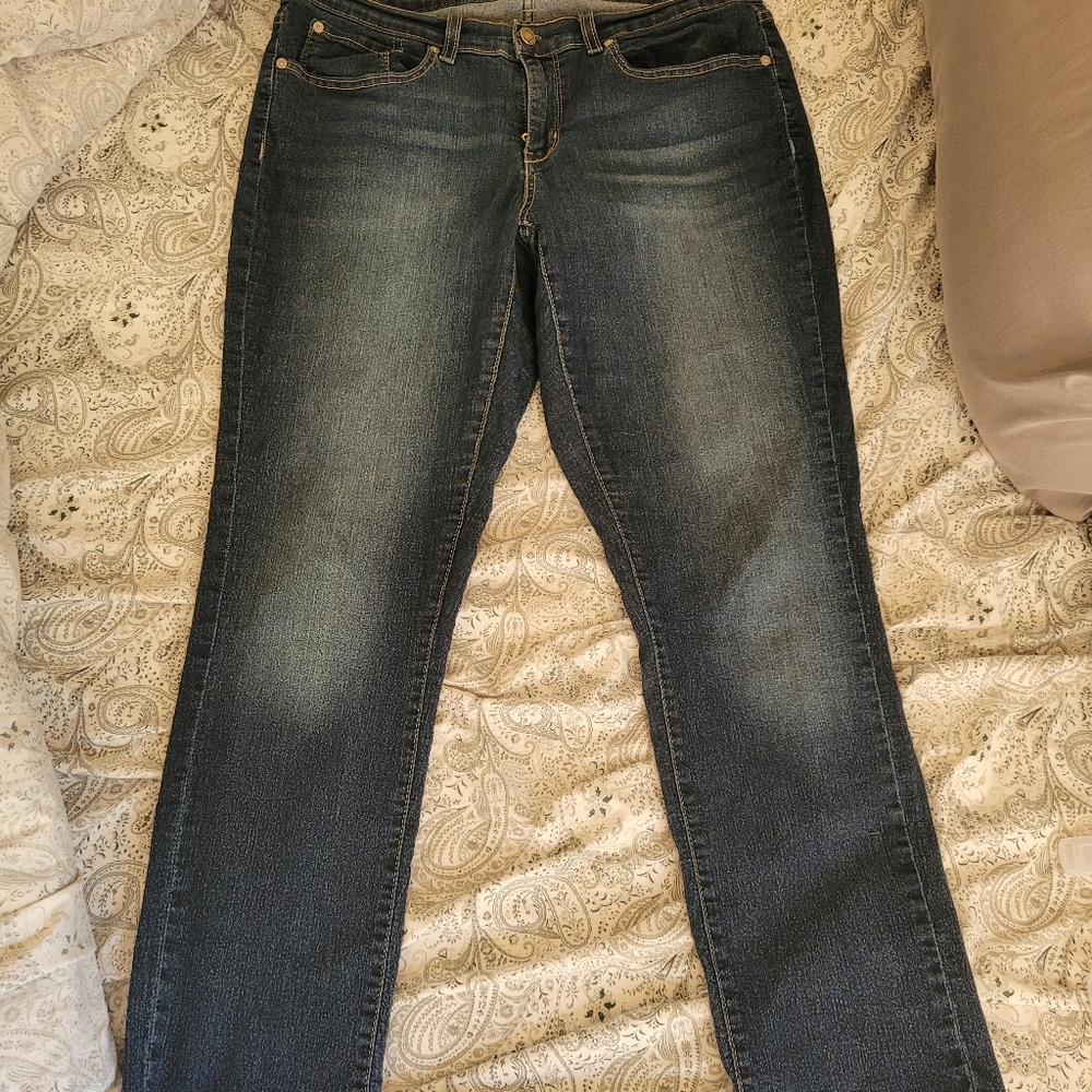 16w Levi Strauss low rise blue jeans